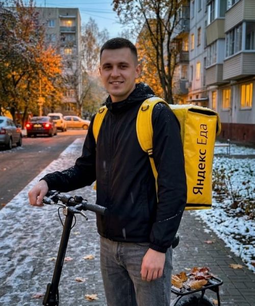 Павел курьер Яндекс Еды в Реутове