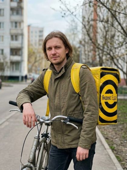 Сергей велокурьер Яндекс Еды в Королёве